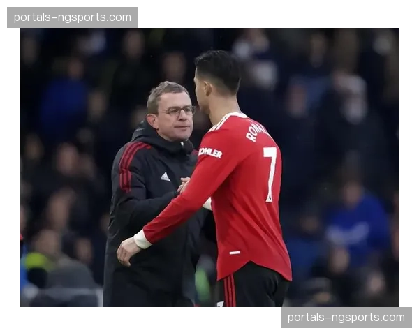 曼联双后腰体系压缩中场空间，加纳乔拉什福德两翼齐飞